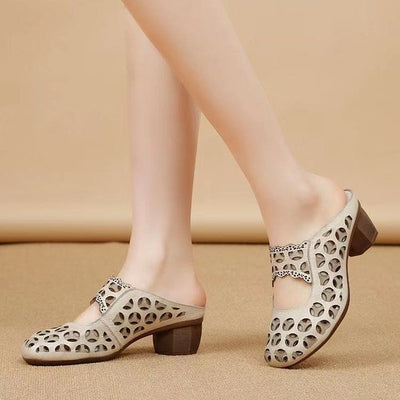 Zuecos Retro de Cuero PU con Detalles Calados - Cómodos Slip-On para Mujer