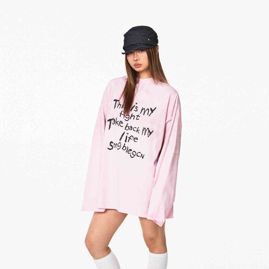Playera Holgada con Letras Gastadas - Top Casual Versátil - Image 2