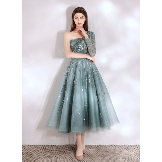 Vestido de Fiesta Turquesa Elegante con Hombro Descubierto y Detalles Brillantes - Image 2