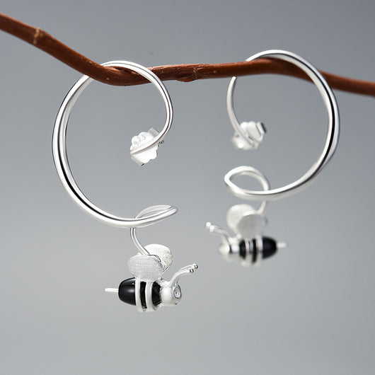 Aretes de Plata Esterlina con Diseño Geométrico de Abeja - Image 11