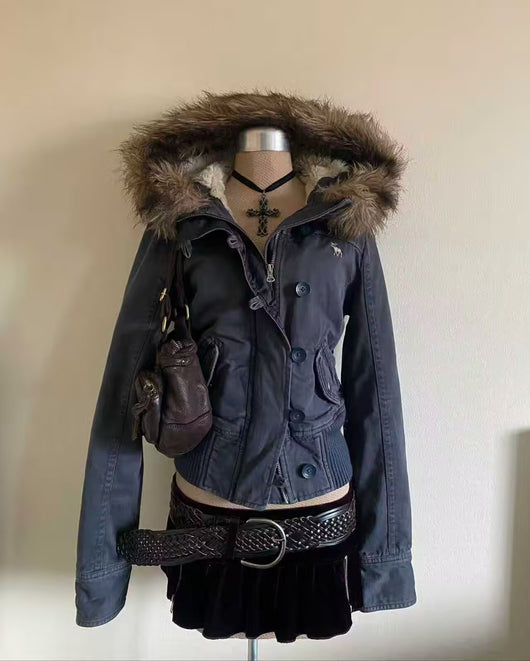 Chaqueta Corta para Mujer con Capucha Forrada en Pelaje - Image 5
