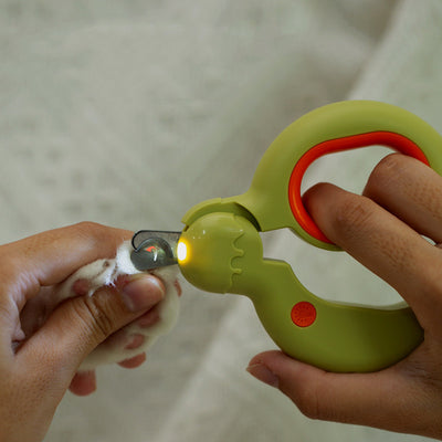 Cortauñas para Mascotas con Luz LED Multifuncional - Image 11