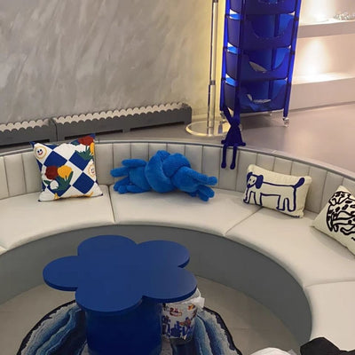 Mesa Minimalista Klein Blue con Flor - Diseño Moderno para tu Hogar - Image 11