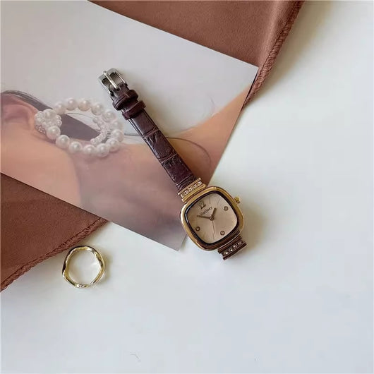 Reloj Minimalista para Mujer con Diseño Cuadrado Retro - Image 11