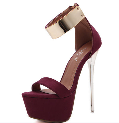 Sandalias Plataforma Impermeables Hattian en Negro - Image 10