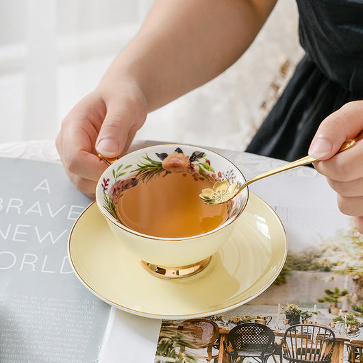 Juego de Taza y Platillo de Café Premium Elegante - Image 8