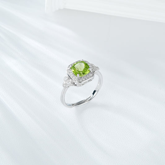 Anillo de Plata Peridoto Verde Elegante Temperamento S925