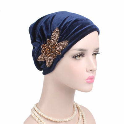Turbante Velludo con Flores Perladas y Pliegues Elegantes - Image 13