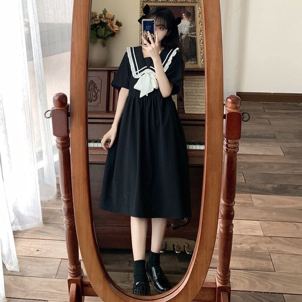 Vestido Navy con Cuello y Diseño Patchwork Manga Corta