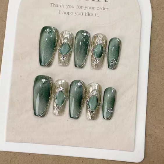 Manicura Artesanal Ojo de Gato Verde Bucheriti