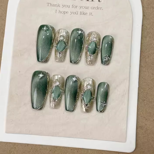 Manicura Artesanal Ojo de Gato Verde Bucheriti