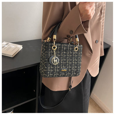 Bolso de Moda para Mujer Tipo Mensajero Bandolera - Image 18