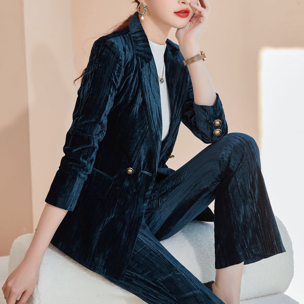 Trajes Casuales de Corte Elegante y Estilo Contemporáneo