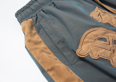Shorts Góticos con Panel Bordado Estilo Urbano - Image 12