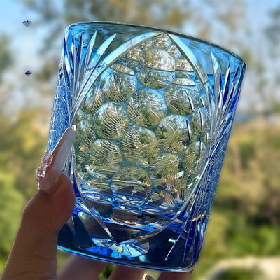 Vaso de Whiskey Artesanal con Grúa Tallada a Mano - Azul Agua - Image 2
