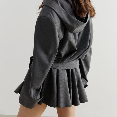 Falda Gris Oscuro Corte Vertical Irregular - Image 3