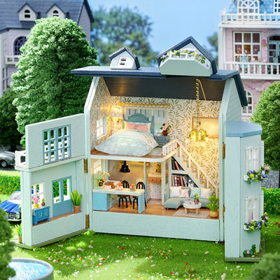 Miniatura de Casa Artesanal de Madera - Colección Adorable para Decorar - Image 10