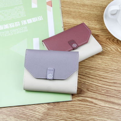 Billetera Compacta para Mujer con Cierre de Contraste y Compartimentos Múltiples - Image 3