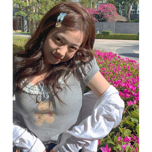 Blusa Ajustada con Encaje en Mangas y Diseño Minimalista - Image 3