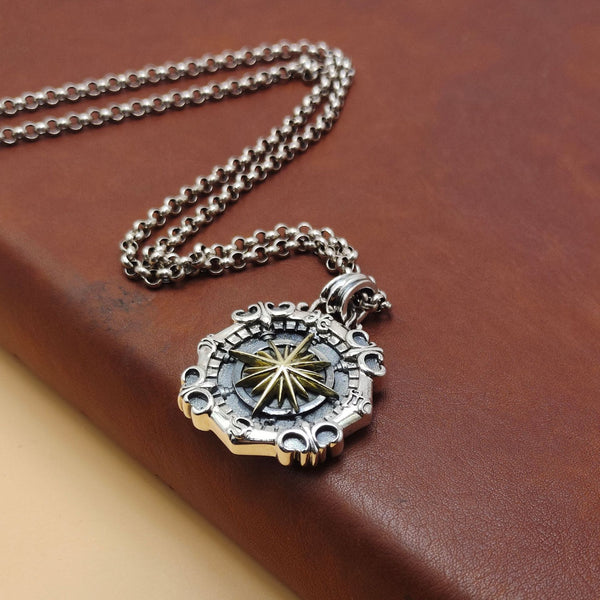 Dije Brújula de Acero Sterling Plateado para Hombre - Estilo Náutico