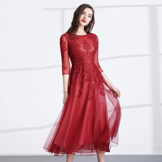 Vestido Slim Fit con Malla y Bordado Elegante para Mujer