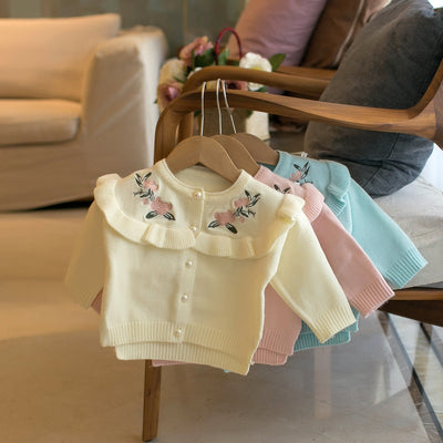 Cardigan de Cuello Redondo con Bordado Delicado