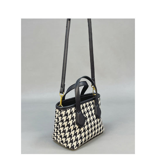 Bolsa Mensajera Houndstooth Asimétrica de Moda - Image 2