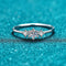 Anillo de Moissanita con Platino y Plata Esterlina - Seis Puntas Brillantes