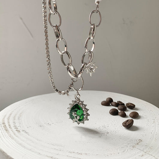 Collar Colgante de Piedra Verde Esmeralda y Diamantes con Costura - Image 5