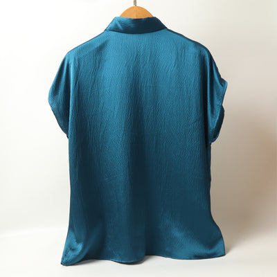 Camisa de Satén Perla con Cuello Invertido Abotonadura Simple - Image 25