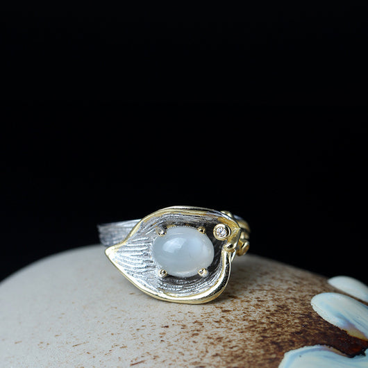 Anillo Vintage de Lirio Cala con Acabado Desgastado - Image 5