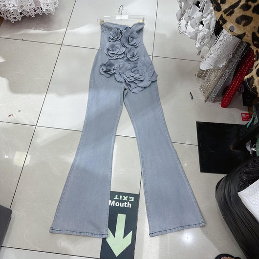 Jumpsuit Escotado con Flores 3D y Efecto Desgastado - Image 9