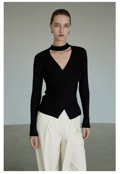 Suéter Negro Escotado en V con Cuello Halter para Mujer - Image 7