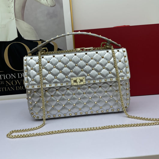 Bolso Cuadrado de Piel de Oveja con Tachuelas de Diamante - Image 12