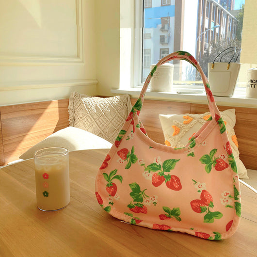 Bolsa Axilar de Diseño Francés con Estampado de Fresa
