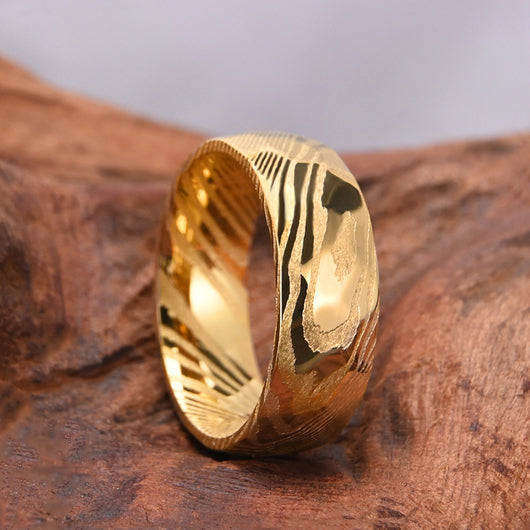 Anillo de Acero Damasceno Chapado en Oro 18K de 8mm - Image 9