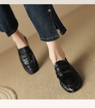 Mocasines Casuales de Cuero para Mujer con Pliegues Elegantes - Image 10