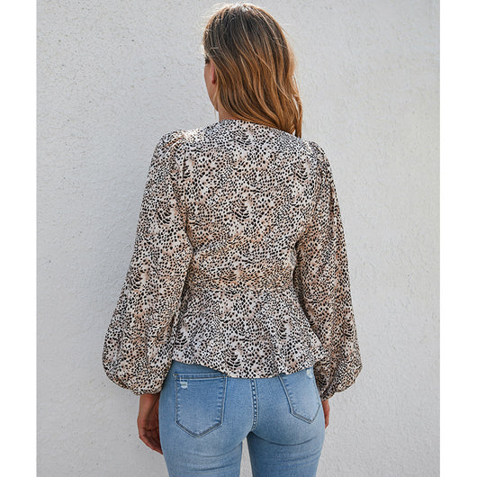 Blusa Leopardo con Escote V y Mangas Farol - Diseño Sofisticado y Sensual - Image 4