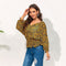 Blusa Manga Larga Escote Profundo con Detalle Floral en Cintura
