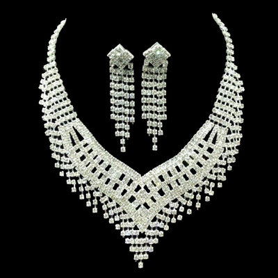 Sparkling rhinestone necklace and dangle earrings set. Large V-shaped bib necklace with claw chain design and matching long drop earrings. - Image 3