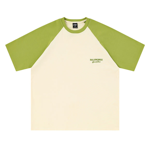 Camiseta Masculina de Manga Curta com Costuras Contrastantes