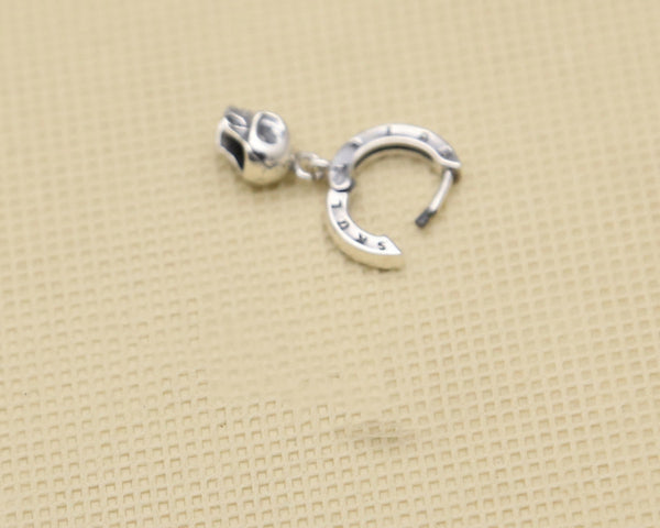 Aretes de Calavera en Plata 925 - Diseño Fashion Atrevido - Image 3