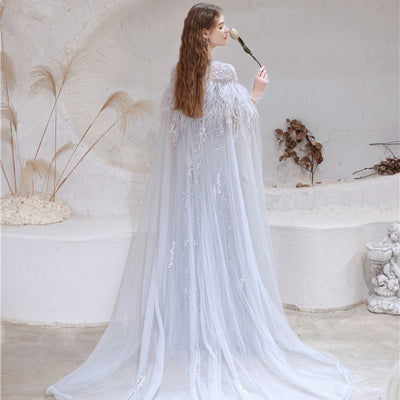 Vestido de Noche Elegante con Capa de Plumas Dos Piezas - Image 11
