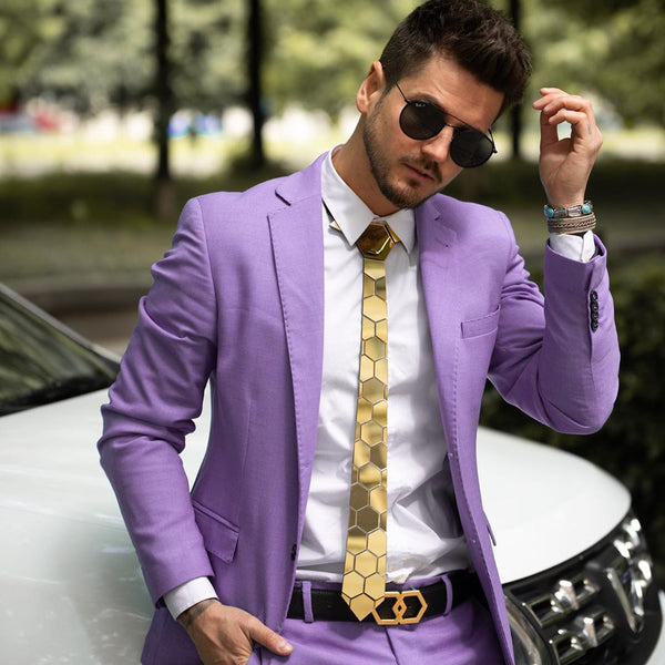 Corbata Cuadros Geométricos con Costuras Doradas para Traje Ejecutivo