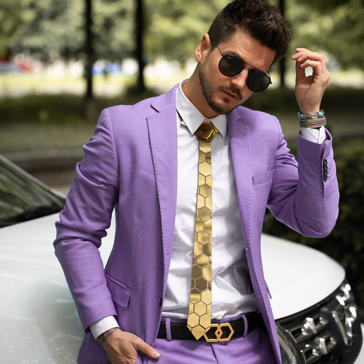 Corbata Cuadros Geométricos con Costuras Doradas para Traje Ejecutivo