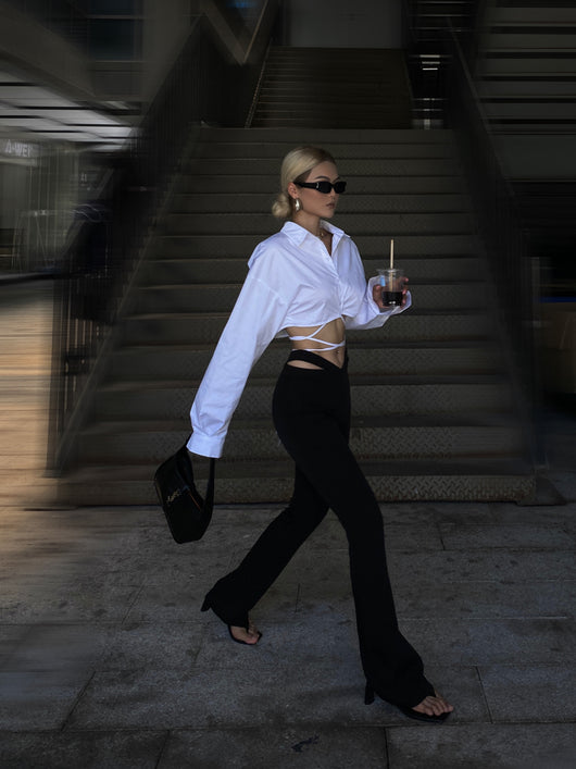 Blusa Blanca de Algodón Manga Larga con Diseño Minimalista para Mujer - Image 9