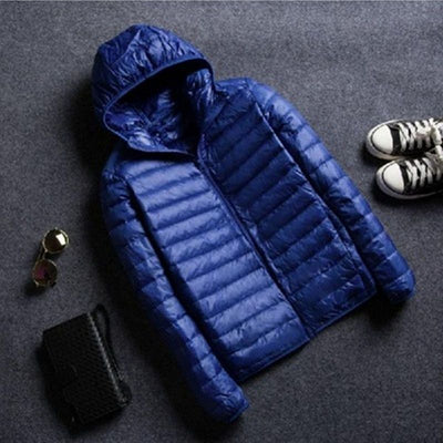 Chaqueta Acolchada Ultraligera con Capucha y Cuello Parado para Hombre - Image 17