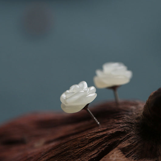 Aretes de Jade Hetian con Flor de Plata de Ley para Mujer - Image 4