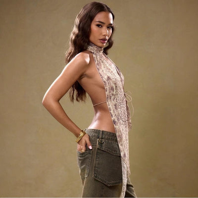 Top Halter Backless con Cuello Alto y Encaje - Image 2