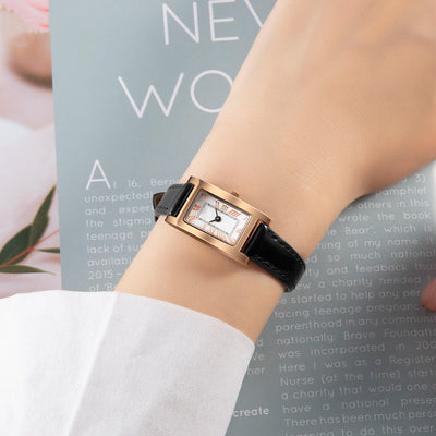Reloj Digital Romano Pequeño para Mujer - Image 10